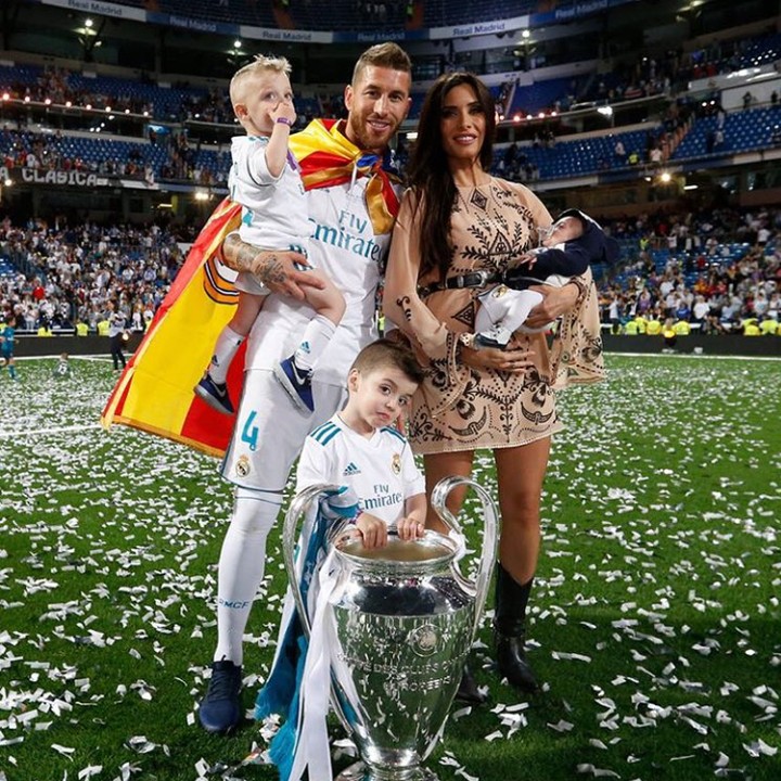 <p>Sergio Ramos belakangan sedang disebut-sebut namanya nih, Bun. Ini terkait dengan pertandingan final Liga Champion beberapa waktu lalu. Ramos dituntut pengacara Mesir Rp 16 triliun karena mencederai pemain Liverpool, Mohamed Salah. (Foto: Instagram @sergioramos)</p>