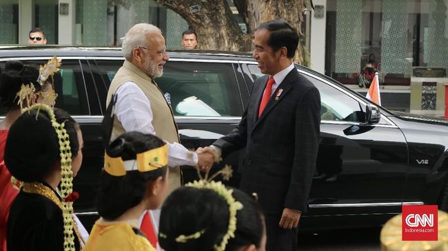 Indonesia di Tengah Pengaruh China dan India China dan India, dua negara kuat di Asia sedang berebut pengaruh di kawasan.