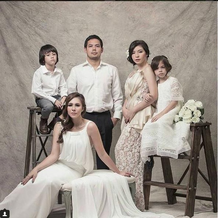 <p>Harmonisnya keluarga mereka! (Foto: Instagram @wulanguritno)</p>