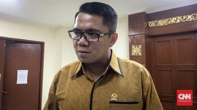 Anggota Komisi III DPR Arteria Dahlan ada sejumlah nama beredar yang cocok menggantikan Irjen Sambo di jabatan Kadiv Propam Polri.