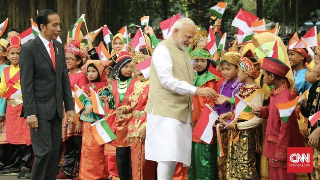 PM India Narendra Modi mengatakan negaranya mampu membuat Pakistan "berakhir" atau "mati" dalam waktu kurang dari 10 hari jika harus berperang.