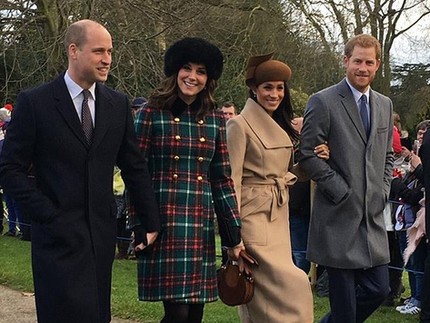 Ungkap Arti Bahasa Tubuh William dan Harry Saat Cium Istrinya
