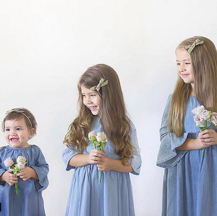 <p>Hai Bunda, ini kakak dan adik yang bernama Ava, Ella dan Mila. Hati adem banget ya melihat mereka rukun begini. (Foto: Instagram/ @mrs.galloway)</p>
