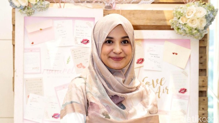 Nangis Shireen  Sungkar  Pikirkan Nasib UKM Usai Tutup 8 