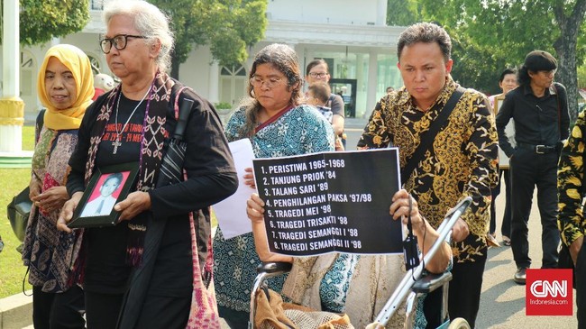 Aktivis Ignatius Sandyawan mengatakan Surat Pengakuan itu dibawa ke Presiden namun belum diteken Jokowi karena ingin mempelajarinya dahulu. 