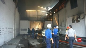 VIDEO: Gudang Penyimpanan Cokelat di Bandung Terbakar