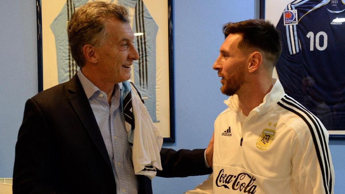 FOTO: Timnas Argentina Dilepas Presiden Mauricio Macri