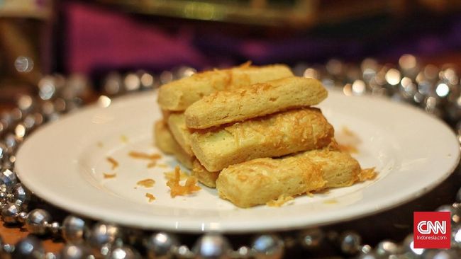 Kue kering kastengel memiliki tekstur yang lumer di mulut, hanya saja tak semua orang menyukai tekstur demikian dan ingin yang lebih renyah.
