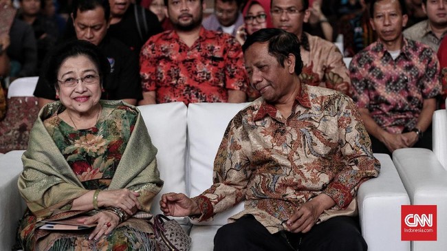 SMRC menyatakan Sri Mulyani dan Mahfud MD mendapatkan skor relatif tinggi terkait dengan survei calon wakil presiden 2019.