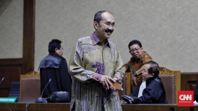 Fredrich Yunadi selama ini kerap berseteru dengan jaksa KPK dalam sidang. Momen sidang usai lebaran dimanfaatkan untuk saling memaafkan.