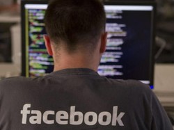 Para Mimin Facebook di Mata Dewan Pengawas