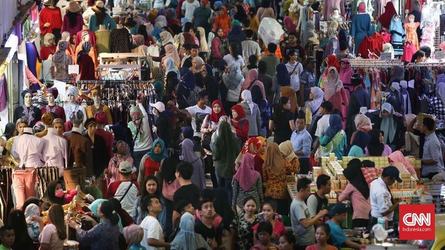 Penataan Kawasan Tanah Abang menjadi serupa SCBD dinilai butuh waktu lebih dari lima tahun karena perlu menuntaskan banyak hal, salah satunya sosial budaya.