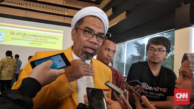 Ngabalin mengingatkan bahwa mahasiswa UI dikenal dengan kemampuan intelektual dan pengalaman yang baik.