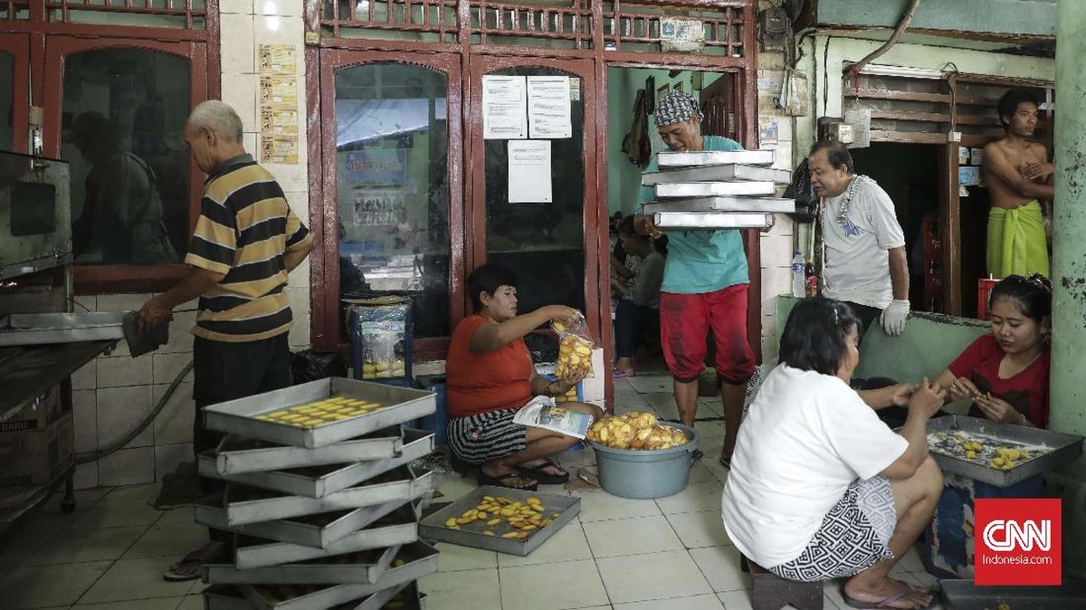 FOTO: Geliat Produksi Kue Kering di Pusaka Kwitang