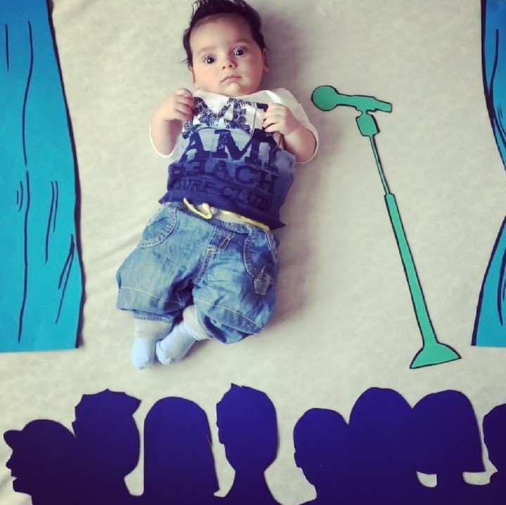 <p>Hasilnya bisa dilihat sendiri, Bun. Jadi keren banget kan foto ini? Ya, si kecil lagi konser dan ditonton fans-nya lho. (Foto: Instagram/babies_creatively)  </p>