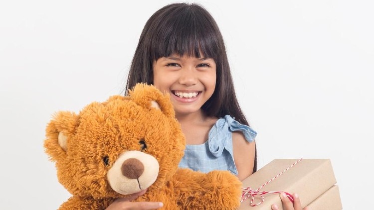 Libra (24 September-23 Oktober) Nggak ada salahnya jika sesekali kita menebak karakter anak, Bun. Salah satu caranya dengan melihat zodiak si kecil.