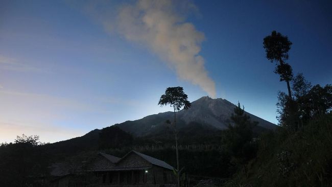 Jalur vulkanik di tenggara Gunung Merapi kini dijadikan objek wisata foto dan bersepeda.