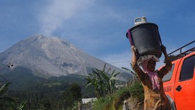 Status Waspada, Warga Diimbau Tak Mendaki Gunung Merapi