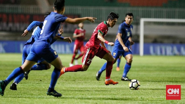 Laga uji tanding antara Timnas Indonesia U-23 dan timnas Thailand U-23 yang berlanjut di Stadion Pakansari, Minggu (3/6) malam, berakhir dengan skor 0-0.