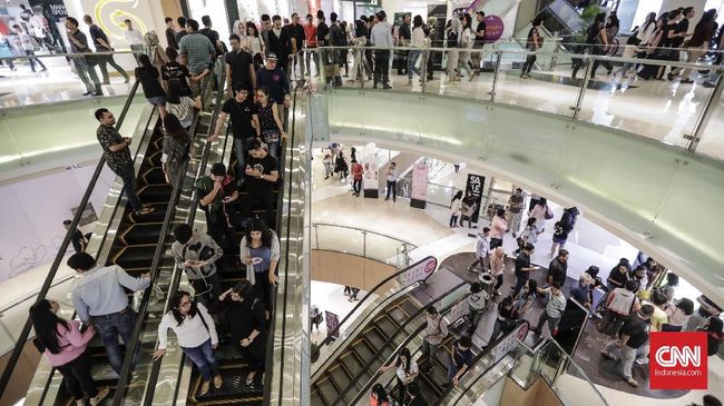 Usai Nyoblos, Mal di Bekasi dan Bintaro 'Diserbu' Pengunjung Metropolitan Mall Bekasi dan Bintaro Jaya Xchange Mall diserbu pengunjung pada libur nasional dalam rangka pilpres 2019. Keramaian tampak melebihi akhir pekan.