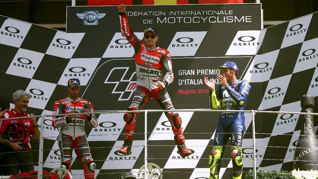 Mantan juara dunia MotoGP yang pernah meraih sukses bersama Ducati, Casey Stoner, menilai Valentino Rossi lebih buruk ketimbang Jorge Lorenzo.