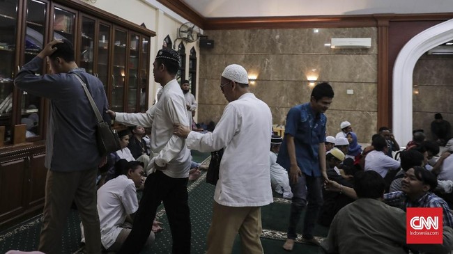 FOTO: Mencari Kebaikan dengan Tadarus Bersama Para Tunanetra