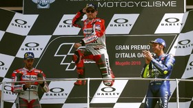 Rossi Kritik Pembicaraan Kontrak Lorenzo dan Iannone