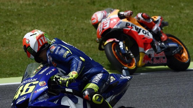 Pebalap Repsol Honda Marc Marquez mengatakan enggan menjabat tangan pebalap Monster Energy Yamaha Valentino Rossi jelang MotoGP 2019.