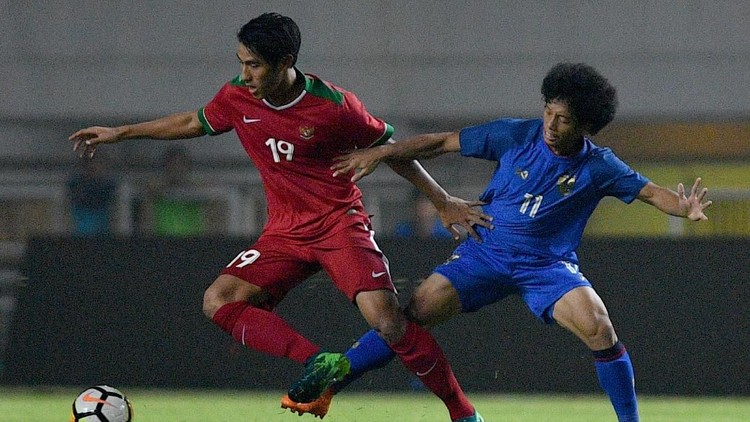 Hanif Syahbandi mencetak salah satu gol kemenangan atas Hong Kong di Asian Games. Kiprahnya bisa jadi inspirasi anak.