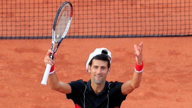 Unggulan kedua tunggal putra, Alexander Zverev, dan mantan petenis nomor satu dunia, Novak Djokovic, maju ke perempat final Perancis Terbuka 2018.