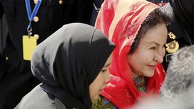 Dua Pengacara Najib Mundur Sebelum Rosmah Diperiksa KPK