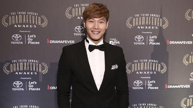 Penyanyi sekaligus bintang 'Running Man' Kim Jong Kook mengaku ingin segera menikah, mengingat usianya yang kini sudah menginjak 42 tahun.