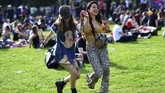 FOTO: Gembira Loka 'Field Day Festival' di Taman London Salah satu acara yang dinantikan warga London tiap tahunnya adalah Field Day Festival, ketika mereka dapat menonton konser, bergembira, bak tinggal di desa.