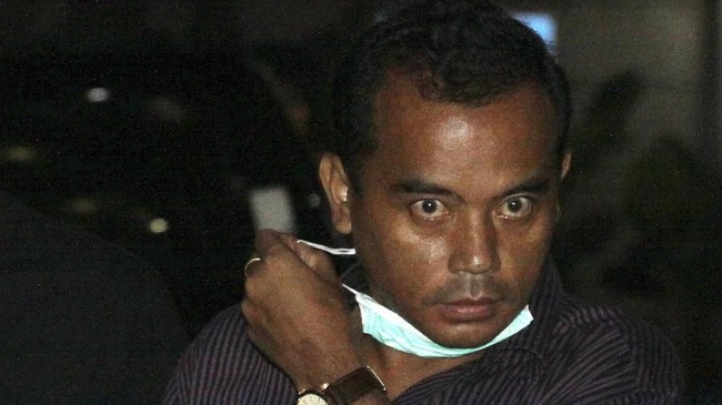 Mendagri Tjahjo Kumolo resmi menunjuk Dyah Hayuning Pratiwi sebagai Plt Bupati Purbalingga usai Tasdi yang merupakan kader PDIP itu ditahan KPK.