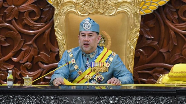 Mantan Miss Moscow, Oksana Veovodina, menyatakan belum menerima pemberitahuan apapun terkait kabar perceraian dari suaminya Sultan Muhammad V.