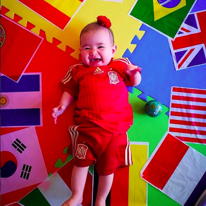 <p>Hmm, kira-kira bayi yang satu ini pendukung negara mana ya di Piala Dunia 2018? (Foto: Instagram/ @luna_whitehead)</p>