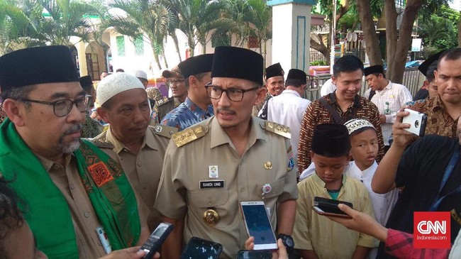 Wagub DKI Sandiaga Uno mengaku akan mencoret beberapa program pada APBD-P 2018 karena dipandang tak mungkin direalisasikan sekaligus untuk penghematan.