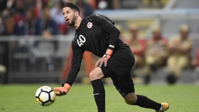 Kiper Tunisia Pura-pura Cedera Demi Waktu Berbuka Puasa