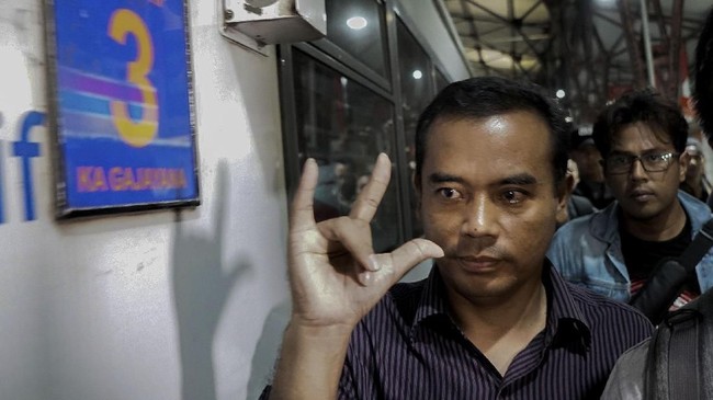 Pemecatan Bupati Purbalingga Tasdi, kata Ketua DPP PDIP Trimedya Panjaitan telah sesuai dengan arahan Ketua Umum Megawati Soekarnoputri sejak dua tahun lalu.