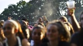 FOTO: Gembira Loka 'Field Day Festival' di Taman London Salah satu acara yang dinantikan warga London tiap tahunnya adalah Field Day Festival, ketika mereka dapat menonton konser, bergembira, bak tinggal di desa.