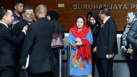 Tiga Jam Diperiksa KPK, Netizen Komentari Pakaian Istri Najib
