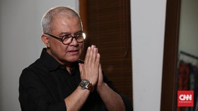 Hijrah Itang Yunasz ke Busana Muslim dan Tanah Abang