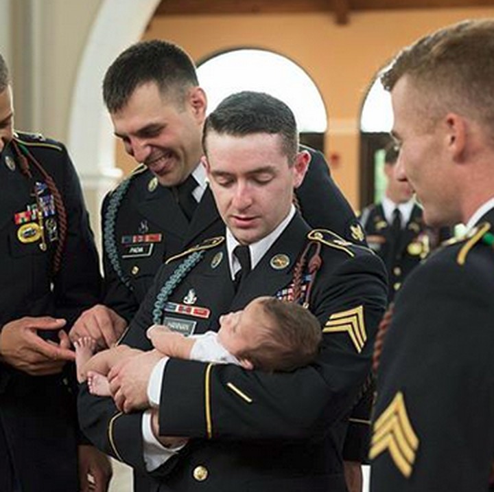 <p>Bayi perempuan ini bernama Christian. Saat berusia 6 minggu di kandungan, sang ayah, Chris, meninggal karena terkena bom bunuh diri di Afghanistan. (Foto: Instagram/ @pinehurstphotography)</p>