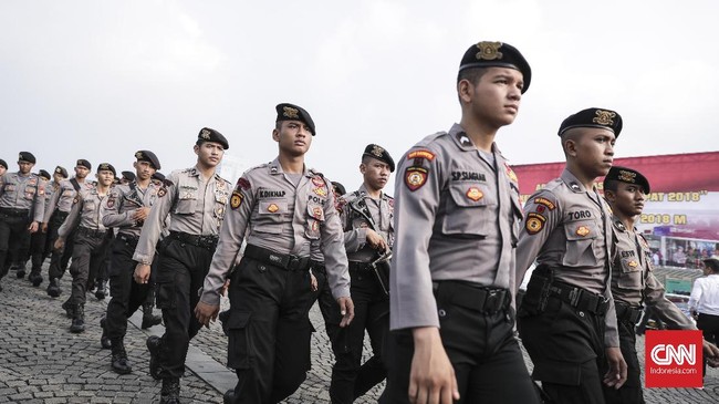 Dua anggota Komisi III DPR menganggap usulan menempatkan Polri di bawah kementerian tidak relevan dan rawan menjadi alat politik.