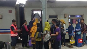 VIDEO: PT KAI Antisipasi Lonjakan Pemudik Lebaran 2018
