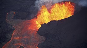 'Bom Lava' Gunung Kilauea Timpa Kapal Wisata, 23 Luka-luka