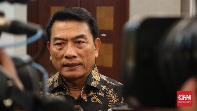 Moeldoko yang kini Kepala Staf Kepresidenan itu membantah Prabowo dan menyatakan Indonesia memiliki industri dalam negeri untuk memproduksi amunisi perang.