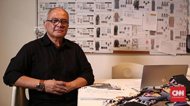 Koleksi busana muslim karya desainer Indonesia, Itang Yunasz bakal menjadi ikon dalam pameran busana muslim pertama di San Fransisco, Amerika Serikat.