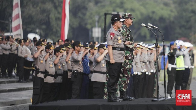 Sebanyak 177 ribu personel gabungan TNI-Polri akan disebar di titik-titik arus mudik selama operasi Ketupat Jaya yang berlangsung 7-24 Juni 2018.