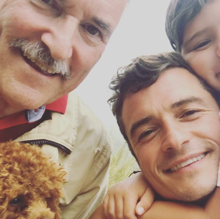 <p>Ketika Flynn bareng ayah dan kakeknya. (Foto: Instagram/orlandobloomn)</p>